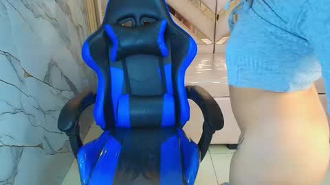 Snapshot of zoe_r_ chatting on 25, 11, 2025 Zoe online show from 25, 11, 2025