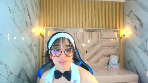 Snapshot of zoe_r_ chatting on 27, 11, 2025 Zoe online show from 27, 11, 2025