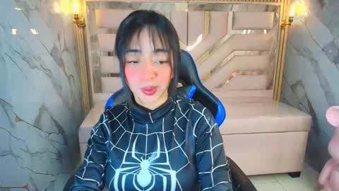 Snapshot of zoe_r_ chatting on 30, 11, 2025 Zoe online show from 30, 11, 2025