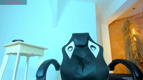 zoe_rose4 online show from 27, 9, 2025