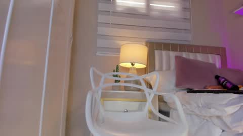 Hi guys i am Zoe  online show from 9, 1, 2025