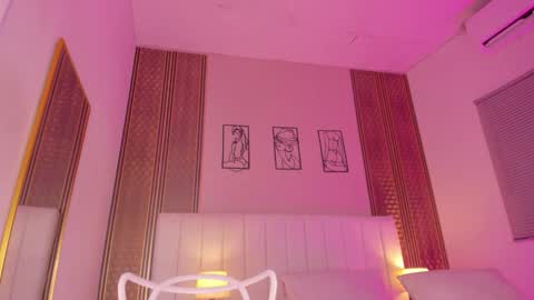 Hi guys i am Zoe  online show from 5, 1, 2026