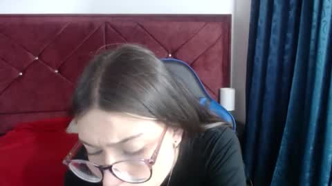 zoe_sweet050 online show from 5, 1, 2026