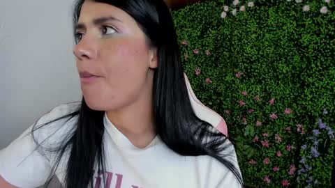 Snapshot of zoe_wattson chatting on 2, 12, 2024 Zoe online show from 2, 12, 2024