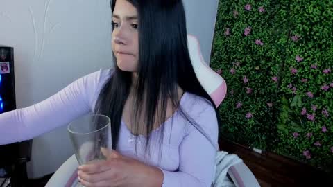 Snapshot of zoe_wattson chatting on 18, 12, 2024 Zoe online show from 18, 12, 2024