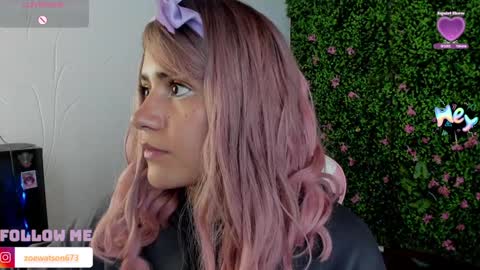 Snapshot of zoe_wattson chatting on 4, 1, 2025 Zoe online show from 4, 1, 2025