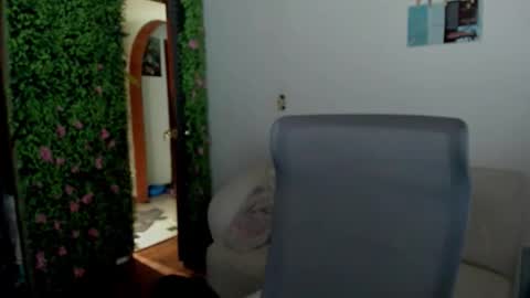 Snapshot of zoe_wattson chatting on 2, 10, 2025 Zoe online show from 2, 10, 2025