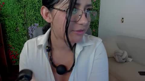 Snapshot of zoe_wattson chatting on 6, 11, 2025 Zoe online show from 6, 11, 2025