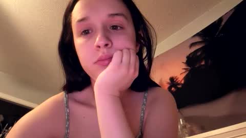 zoeapolo online show from 10, 4, 2026