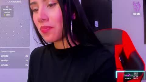Snapshot of zoegp chatting on 18, 7, 2026 Laura online show from 18, 7, 2026
