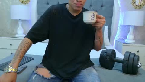 Zoe Krug online show from 14, 11, 2025