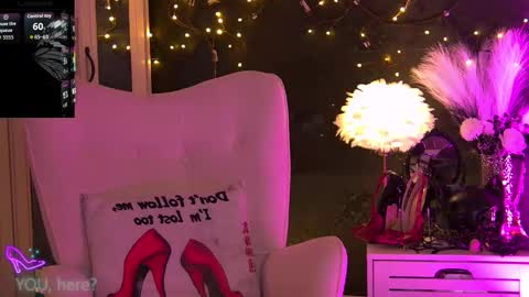 Snapshot of zoemesmerizee chatting on 3, 11, 2025 ZoeMesmerize online show from 3, 11, 2025