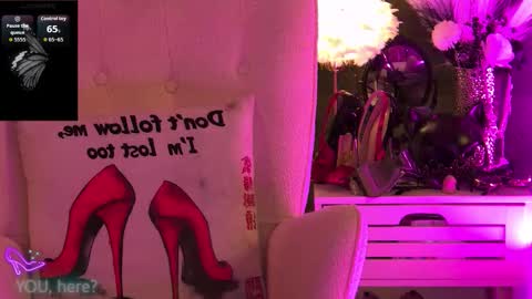 Snapshot of zoemesmerizee chatting on 12, 11, 2025 ZoeMesmerize online show from 12, 11, 2025