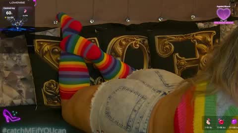 Snapshot of zoemesmerizee chatting on 15, 4, 2026 ZoeMesmerize online show from 15, 4, 2026