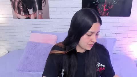 Snapshot of zoemurphy_ chatting on 29, 11, 2025 ZOE online show from 29, 11, 2025