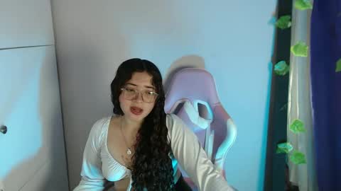 Snapshot of zoesinclair chatting on 3, 12, 2025 Zoe online show from 3, 12, 2025