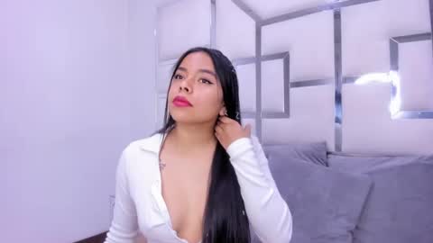 ZoeSwam online show from 2, 2, 2025