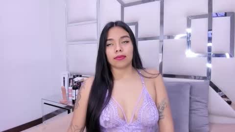 ZoeSwam online show from 3, 2, 2025