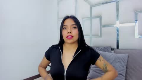 ZoeSwam online show from 8, 3, 2025