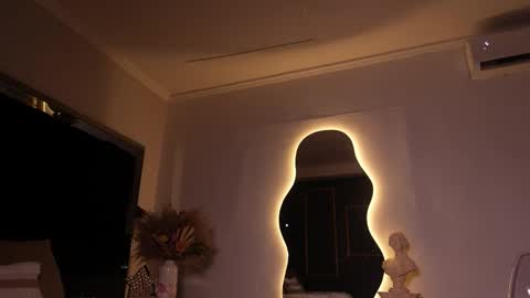 Snapshot of zoevidal_ chatting on 8, 1, 2026 zoevidal_ online show from 8, 1, 2026