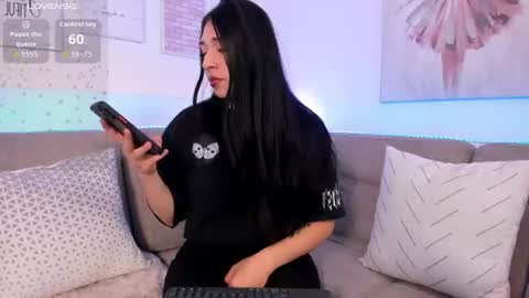 Zoey  online show from 19, 6, 2026