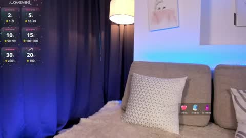 Zoey  online show from 25, 7, 2026