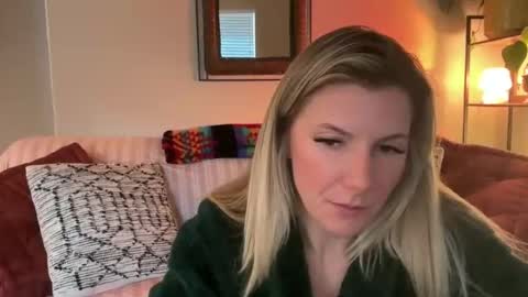 Zoeydanner online show from 8, 1, 2026