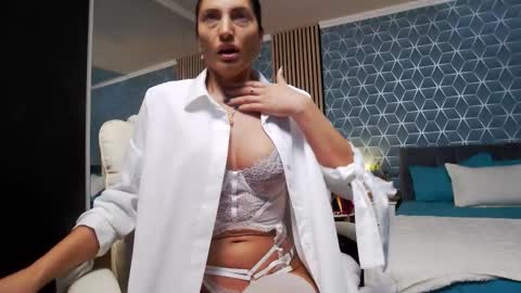 Snapshot of zoeylarkens chatting on 16, 11, 2025 Zoey online show from 16, 11, 2025