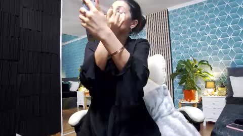 Snapshot of zoeylarkens chatting on 27, 11, 2025 Zoey online show from 27, 11, 2025