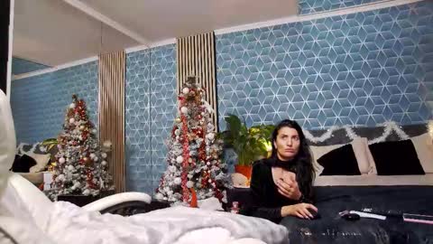 Snapshot of zoeylarkens chatting on 15, 12, 2025 Zoey online show from 15, 12, 2025