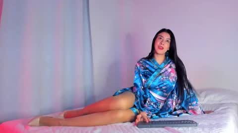 Snapshot of zohey_ chatting on 10, 10, 2025 Zohey  online show from 10, 10, 2025