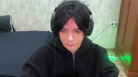 Snapshot of zombde32 chatting on 21, 5, 2026 Zombdeeeee online show from 21, 5, 2026