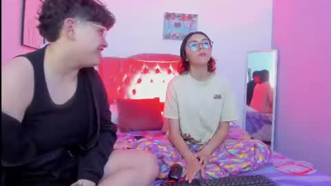 Snapshot of zooble_28 chatting on 23, 6, 2026 Nick And Mia online show from 23, 6, 2026