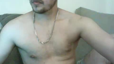 Snapshot of zoro2712 chatting on 28, 10, 2025 Roy online show from 28, 10, 2025