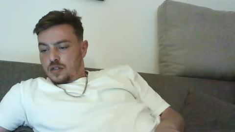 Snapshot of zoro2712 chatting on 31, 10, 2025 Roy online show from 31, 10, 2025