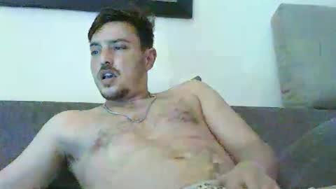 Snapshot of zoro2712 chatting on 20, 11, 2025 Roy online show from 20, 11, 2025