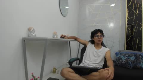     online show from 23, 11, 2025