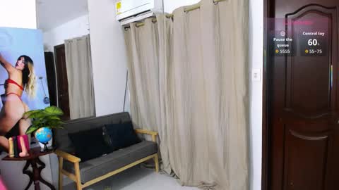 zou_quira online show from 7, 2, 2026