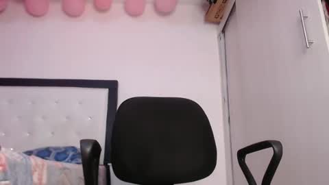 Snapshot of zousxxx chatting on 25, 2, 2025 zousxxx online show from 25, 2, 2025