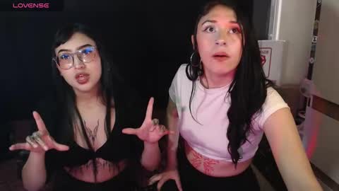 Snapshot of zowi_hottiee chatting on 21, 11, 2025 cintya kors online show from 21, 11, 2025