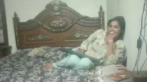 Snapshot of zoyakhan803 chatting on 10, 9, 2025 zoyakhan803 online show from 10, 9, 2025