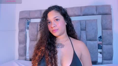 Snapshot of zulyjones chatting on 16, 12, 2024 Zuly online show from 16, 12, 2024