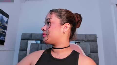 Snapshot of zulyjones chatting on 24, 9, 2025 Zuly online show from 24, 9, 2025