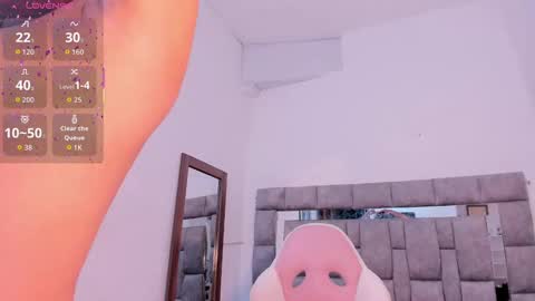 Snapshot of zulyjones chatting on 7, 10, 2025 Zuly online show from 7, 10, 2025