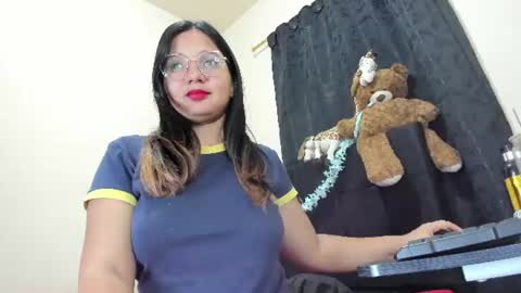 Im Zusan My schedule is from 1030pm to 430 am colombian time online show from 20, 7, 2026