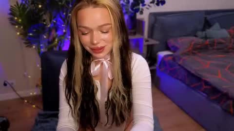 Snapshot of zuzzixx chatting on 12, 2, 2025 zuzzixx online show from 12, 2, 2025