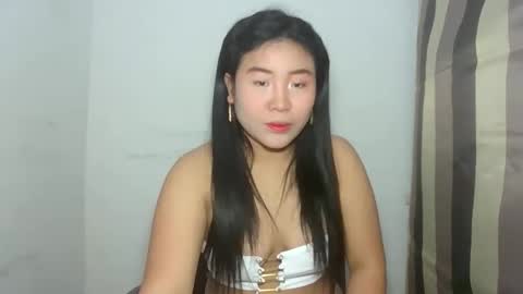 sweet lylia online show from 19, 10, 2025