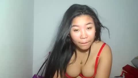 Snapshot of zyeii chatting on 15, 12, 2025 sweet lylia online show from 15, 12, 2025