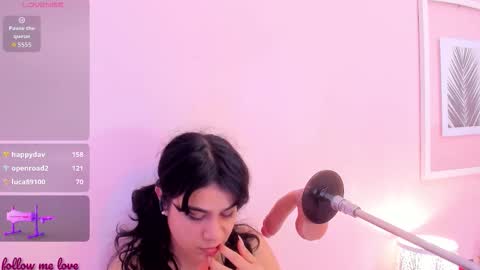 Snapshot of zyle_boobs_ chatting on 9, 11, 2025 ZYLE online show from 9, 11, 2025