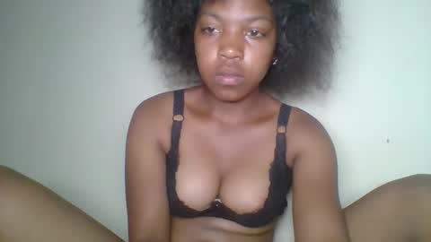 zyraelle_01 online show from 18, 4, 2026